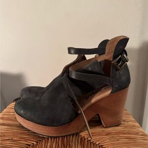 Women's free people navy Platform Heels with Ankle Strap size 39